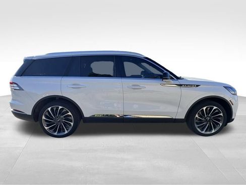 Used 2025 Lincoln Aviator Reserve w/ Equipment Group 201A AWD/4WD image 6