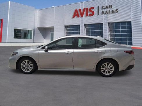 Used 2025 Toyota Camry LE FWD image 10