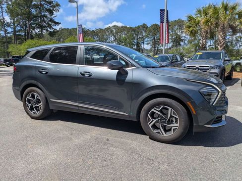 Used 2025 Kia Sportage LX FWD image 2