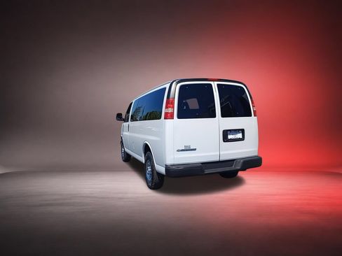 Used 2017 Chevrolet Express 2500 LS RWD image 7