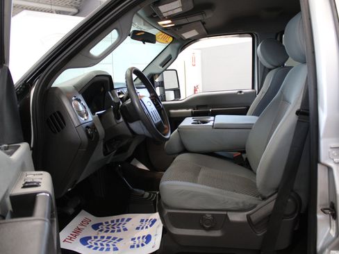 Used 2015 Ford F250 XLT w/ Snow Plow Prep Package image 10