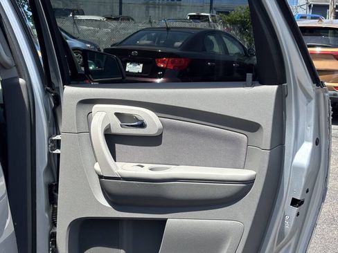 Used 2010 Chevrolet Traverse LS FWD image 22
