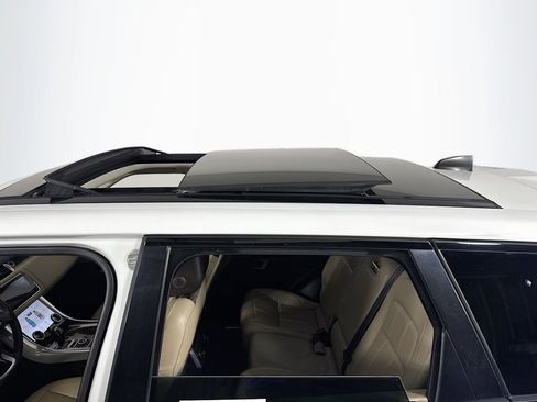 Used 2019 Land Rover Range Rover Sport HSE image 30