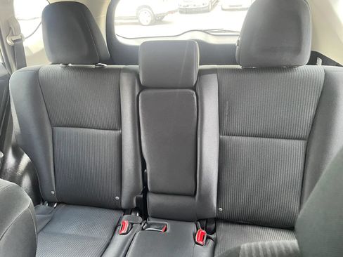 Used 2015 Toyota RAV4 LE FWD image 17