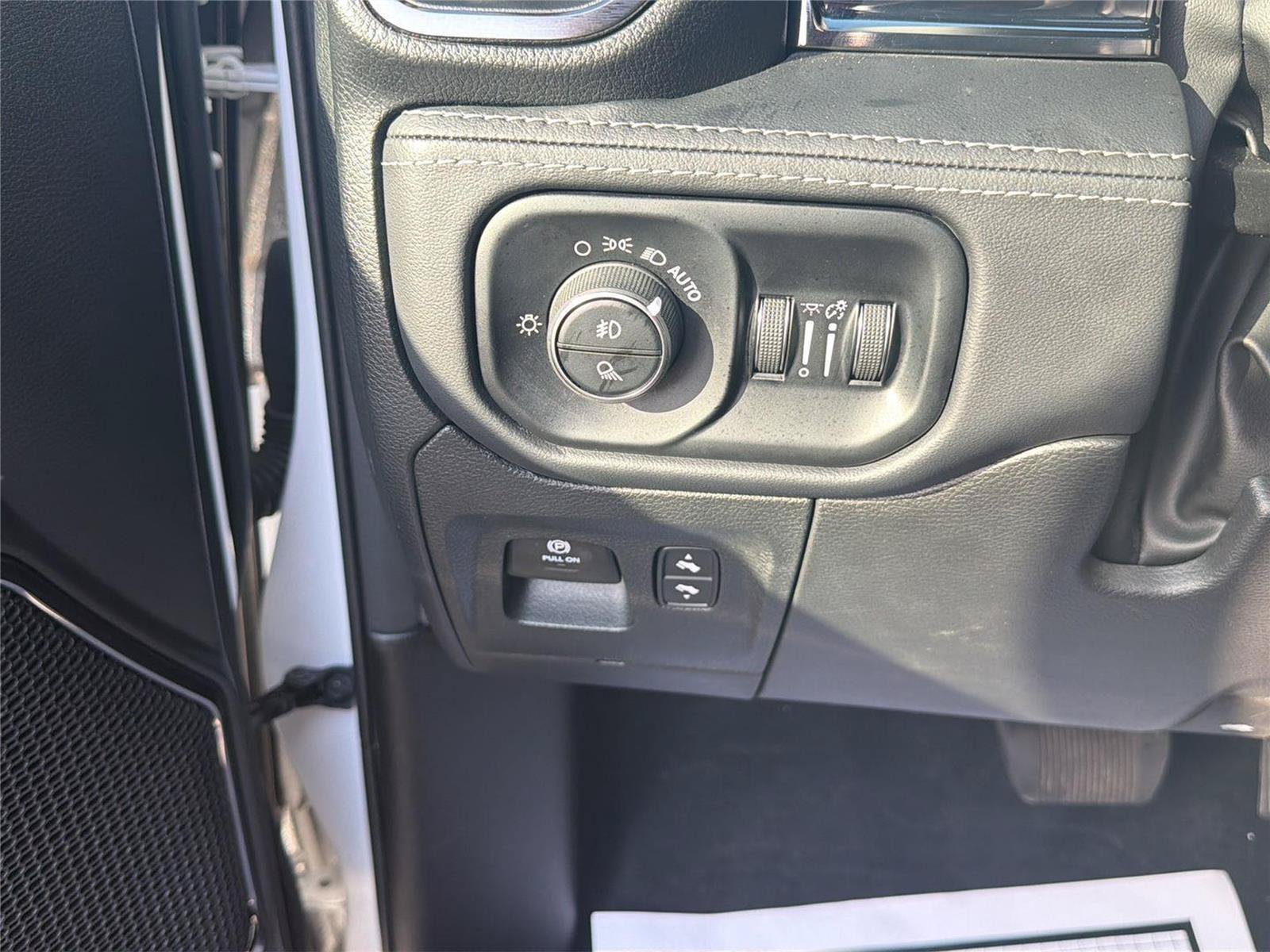 Used 2024 RAM 1500 Limited AWD/4WD image 15