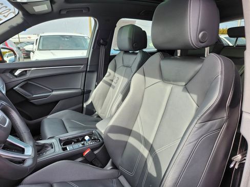 Used 2023 Audi Q3 2.0T Premium w/ Black Optic Sport Package image 8
