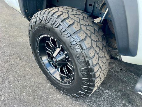 Used 2020 Toyota Tacoma TRD Off-Road image 14