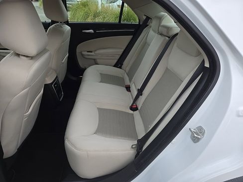 Certified 2023 Chrysler 300 Touring image 23