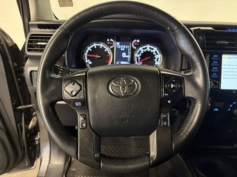 Used 2021 Toyota 4Runner TRD Off-Road Premium AWD/4WD image 15