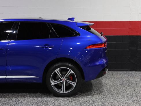 Used 2019 Jaguar F-PACE S image 23