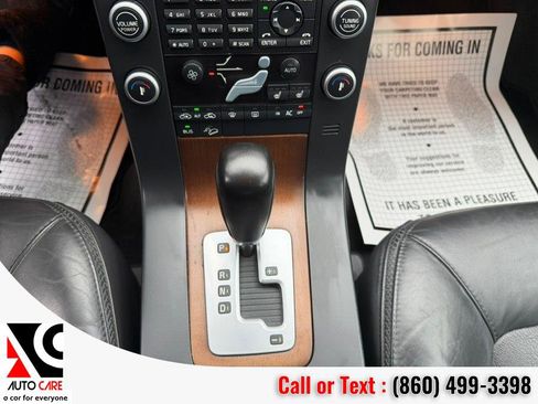 Used 2010 Volvo XC70 3.2 image 25