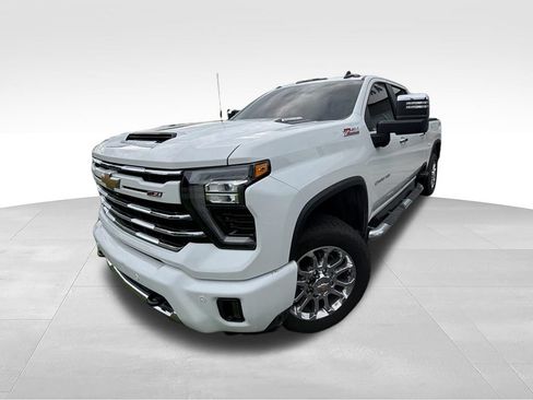 Used 2025 Chevrolet Silverado 2500 LT w/ Z71 Chrome Sport Edition AWD/4WD image 2