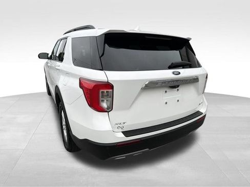 Used 2022 Ford Explorer XLT w/ Equipment Group 202A AWD/4WD image 6