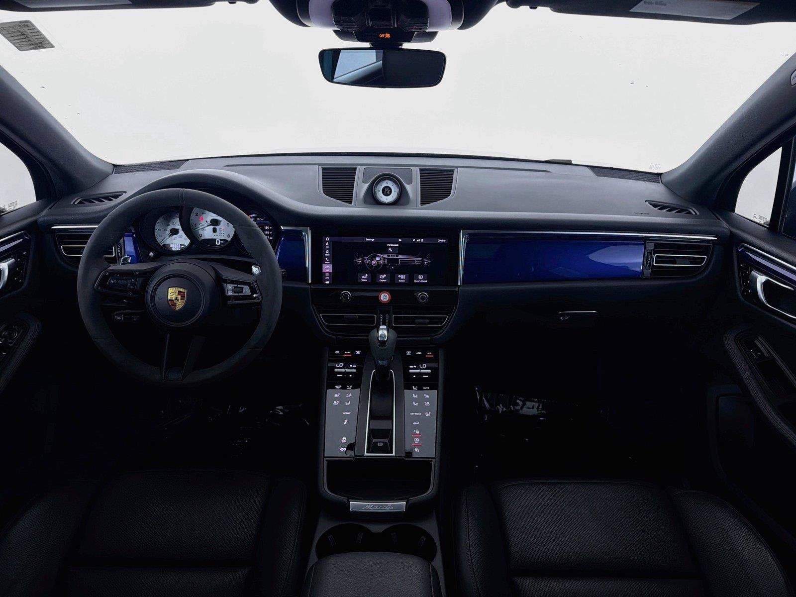 Certified 2023 Porsche Macan S AWD/4WD image 17