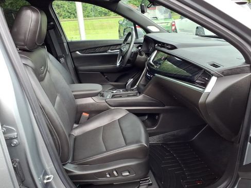 Used 2023 Cadillac XT6 Premium Luxury w/ Technology Package AWD/4WD image 10