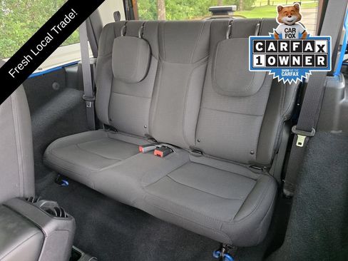 Used 2023 Jeep Wrangler Sport AWD/4WD image 11