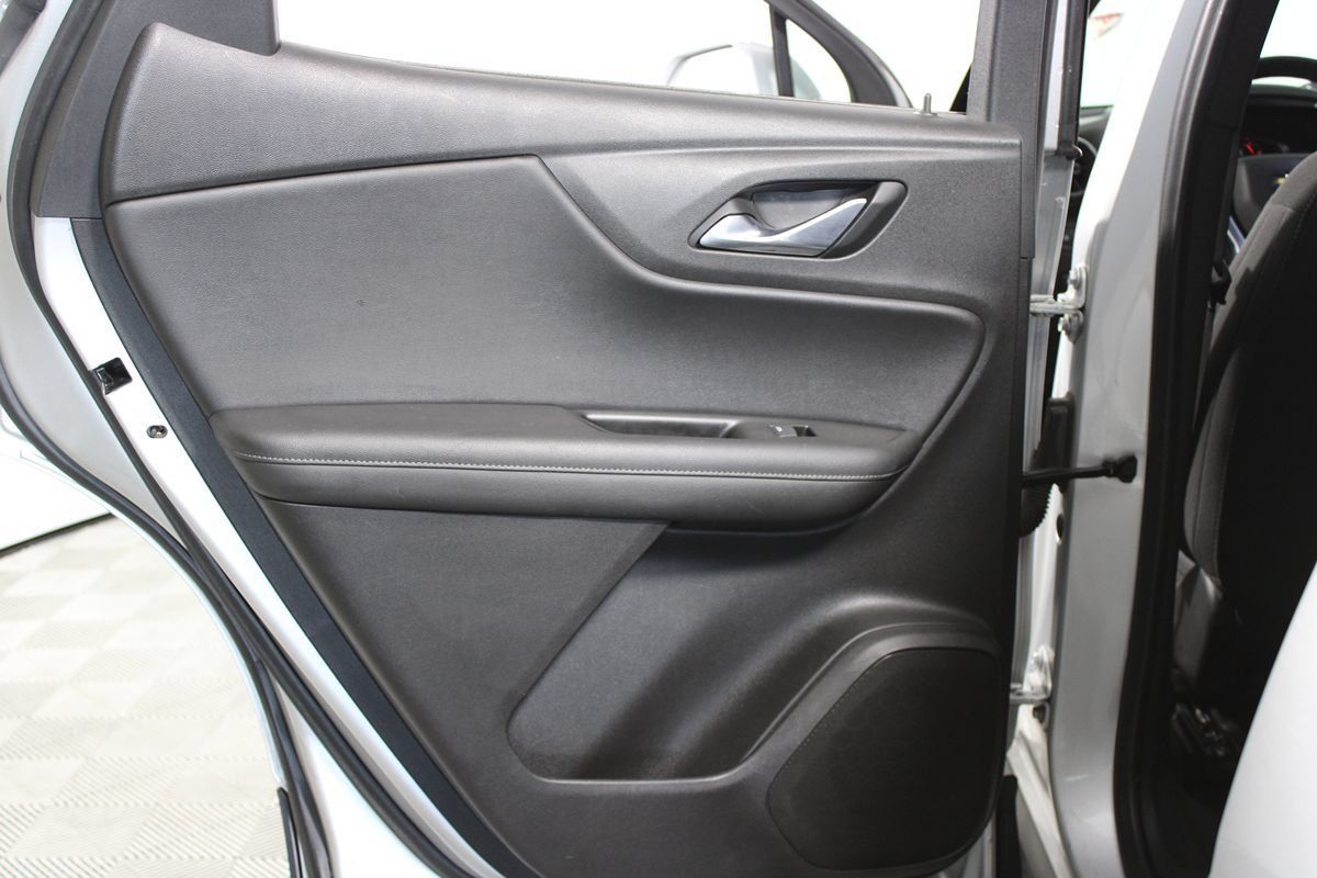 Used 2020 Chevrolet Blazer LT FWD image 19
