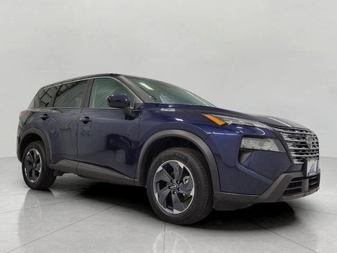 Used 2025 Nissan Rogue SV image 1