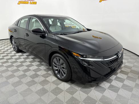 Used 2026 Nissan Sentra SL w/ Floor Mat Package image 8