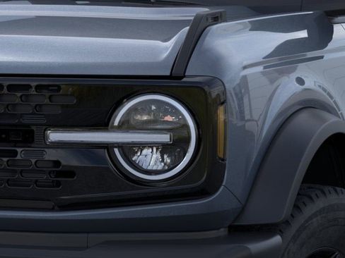 New 2025 Ford Bronco Outer Banks w/ Black Appearance Package image 20