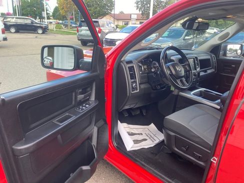 Used 2022 RAM 1500 Express w/ Wheel & Sound Group AWD/4WD image 17