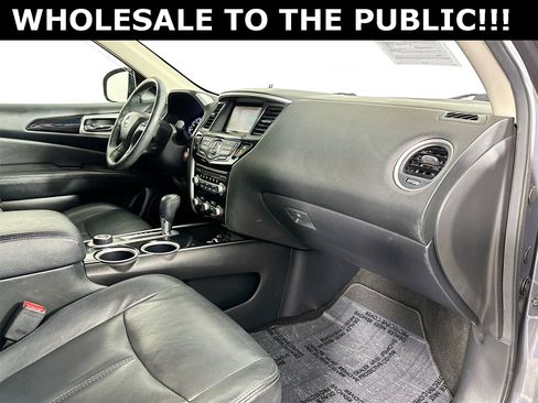 Used 2013 Nissan Pathfinder SV image 29