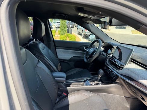 Used 2023 Jeep Compass Latitude AWD/4WD image 9