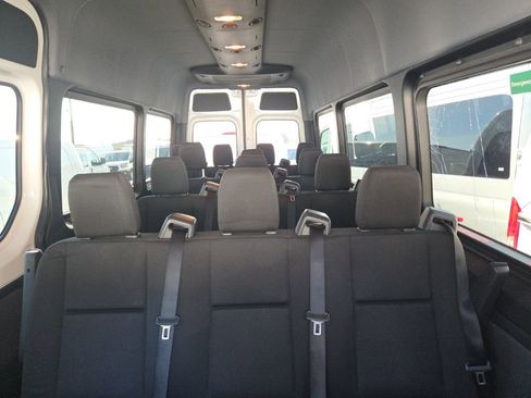 Used 2025 Mercedes-Benz Sprinter 2500 image 4