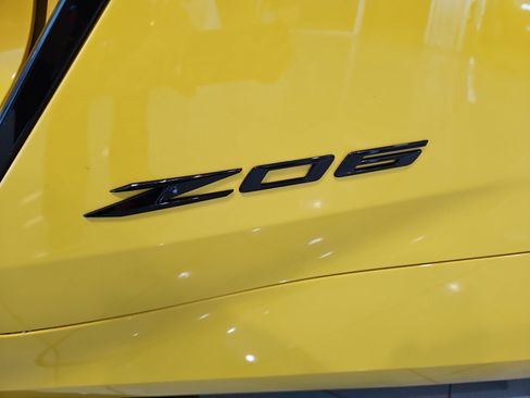 Used 2025 Chevrolet Corvette Z06 RWD image 33