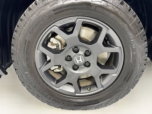 Used 2025 Honda Pilot TrailSport image 31