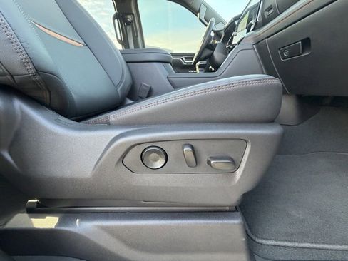 Used 2025 GMC Sierra 1500 AT4 w/ Technology Package image 24