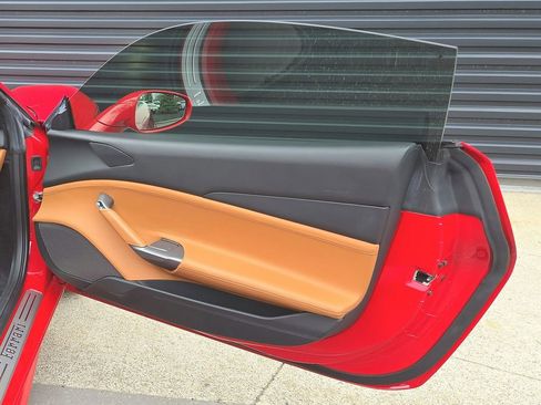 Used 2018 Ferrari 488 GTB image 17