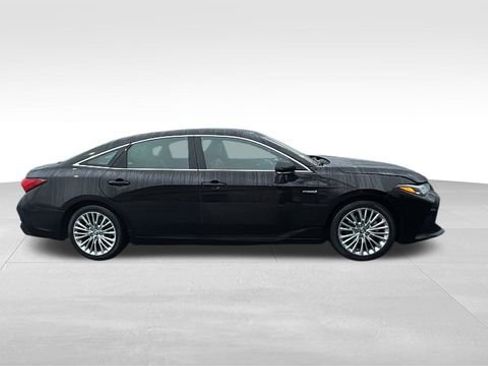 Used 2020 Toyota Avalon Limited image 31