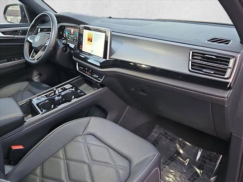 Used 2025 Volkswagen Atlas Cross Sport SE image 22