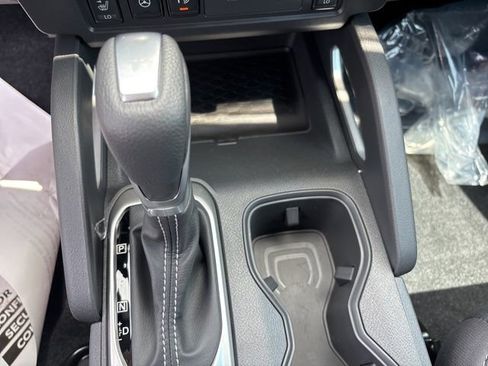 New 2025 Nissan Frontier SV w/ SV Convenience Package image 18