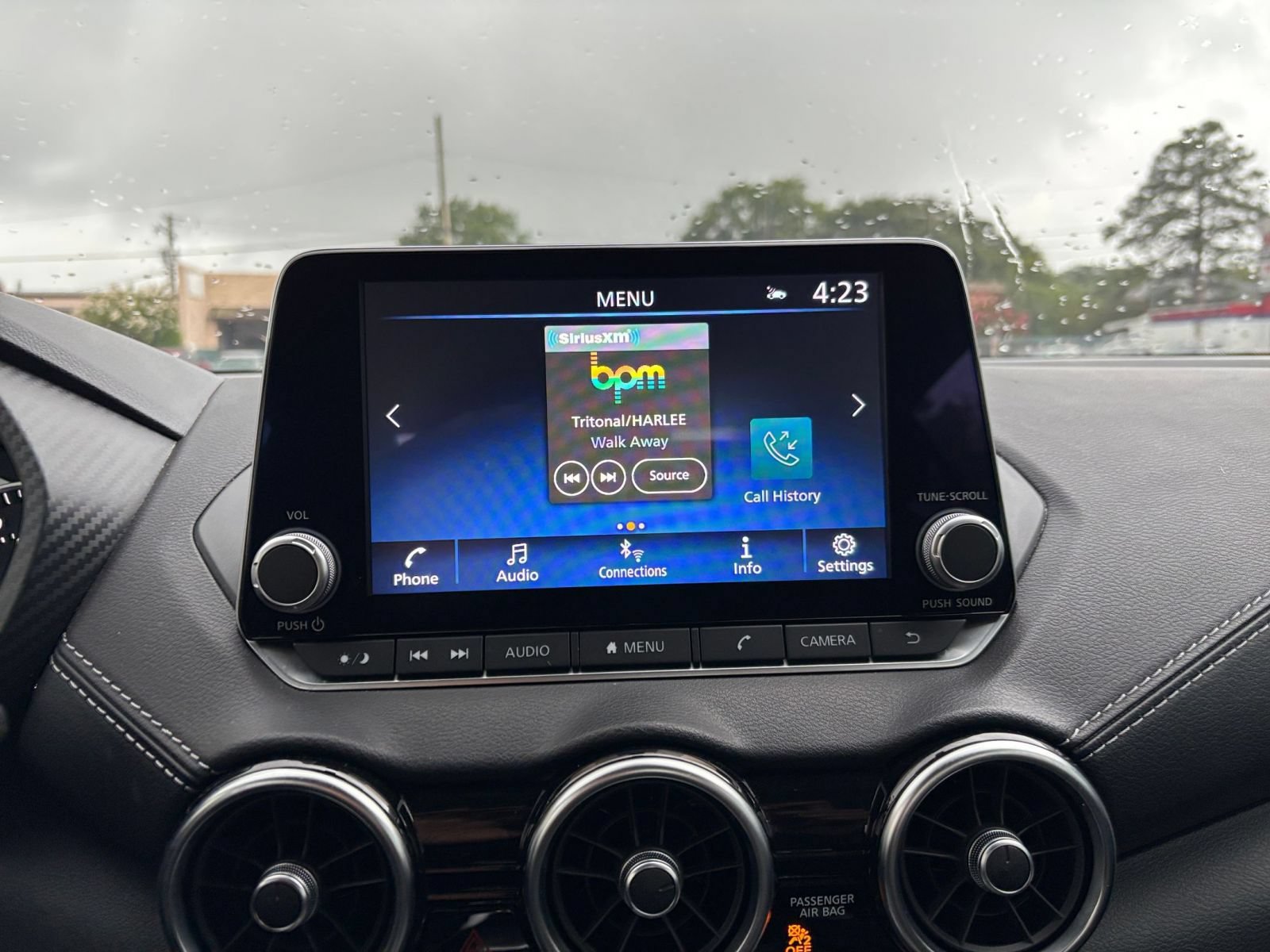Used 2025 Nissan Sentra SV FWD image 19