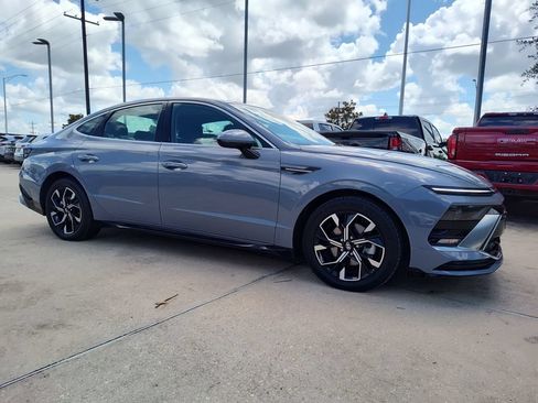 Used 2025 Hyundai Sonata SEL FWD image 12