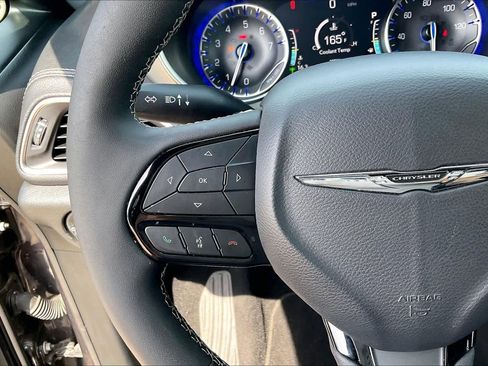 Used 2023 Chrysler Pacifica Limited w/ Uconnect Theater Family Group AWD/4WD image 23