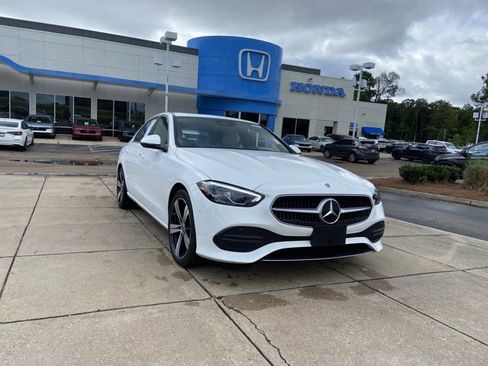 Used 2025 Mercedes-Benz C 300 Sedan image 2