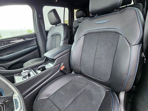 New 2025 Jeep Grand Cherokee Trailhawk image 20