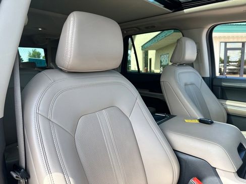 Used 2024 Ford Expedition Max Limited AWD/4WD image 32