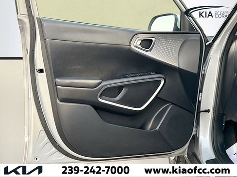 Used 2021 Kia Soul LX image 20