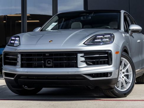 New 2026 Porsche Cayenne Coupe image 7