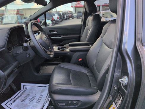 Certified 2025 Toyota Sienna Limited AWD/4WD image 9