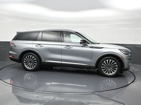 Used 2023 Lincoln Aviator Reserve image 7