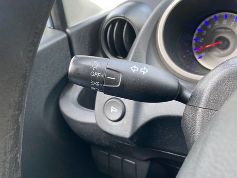 Used 2010 Honda Fit image 16