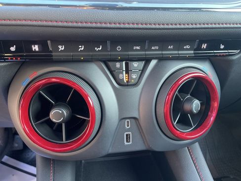 Certified 2022 Chevrolet Blazer RS image 28