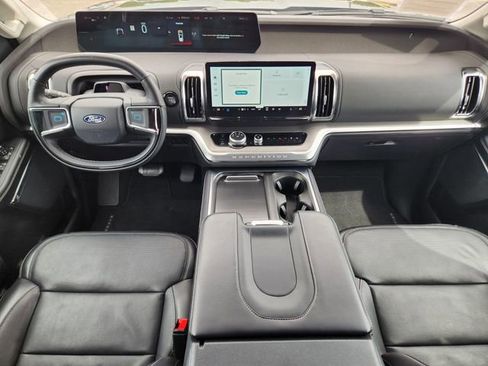 Used 2025 Ford Expedition Platinum AWD/4WD image 26