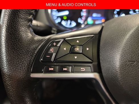 Used 2019 Nissan Rogue SV w/ Premium Package image 13