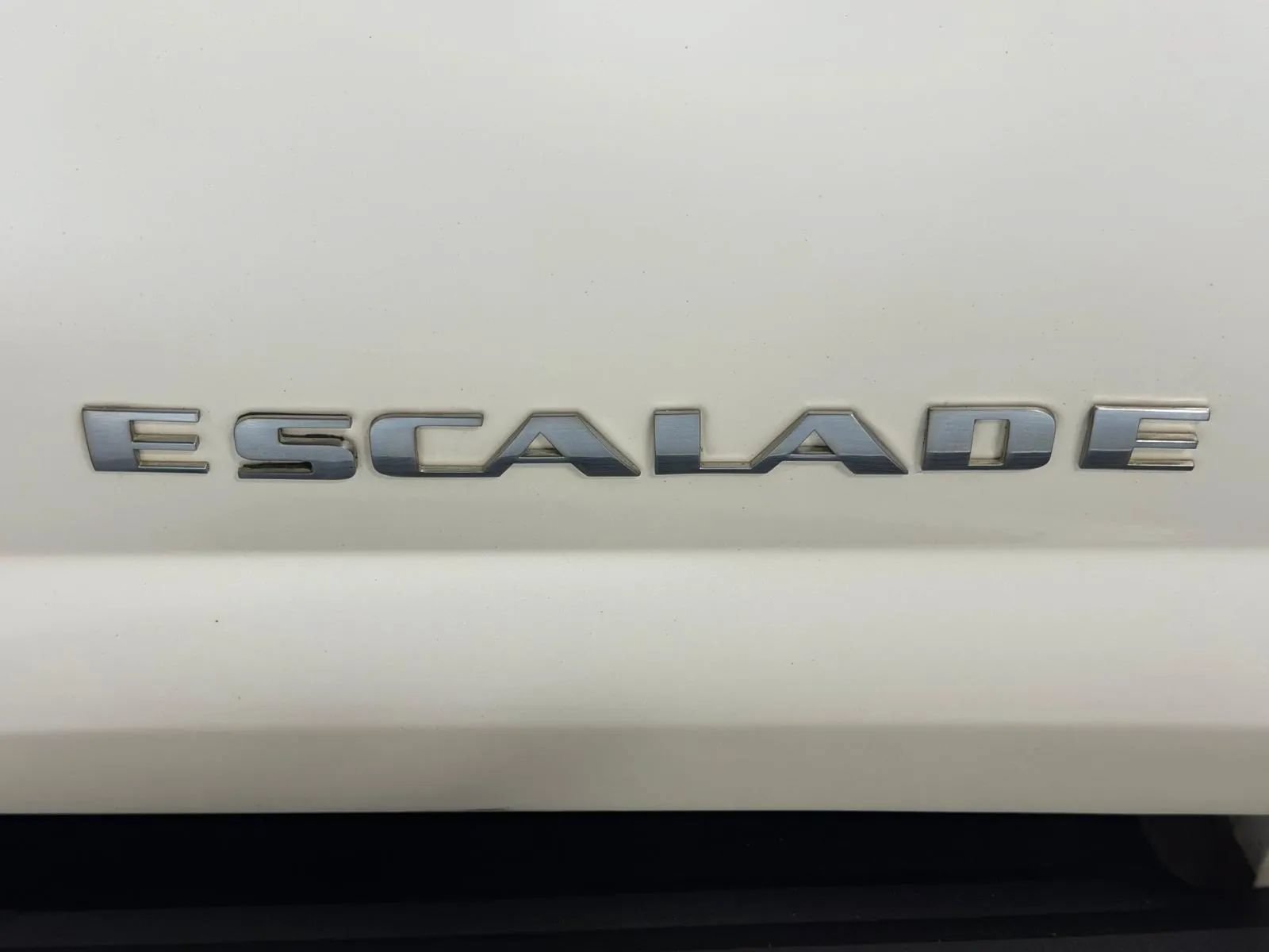 Used 2008 Cadillac Escalade EXT AWD/4WD image 9